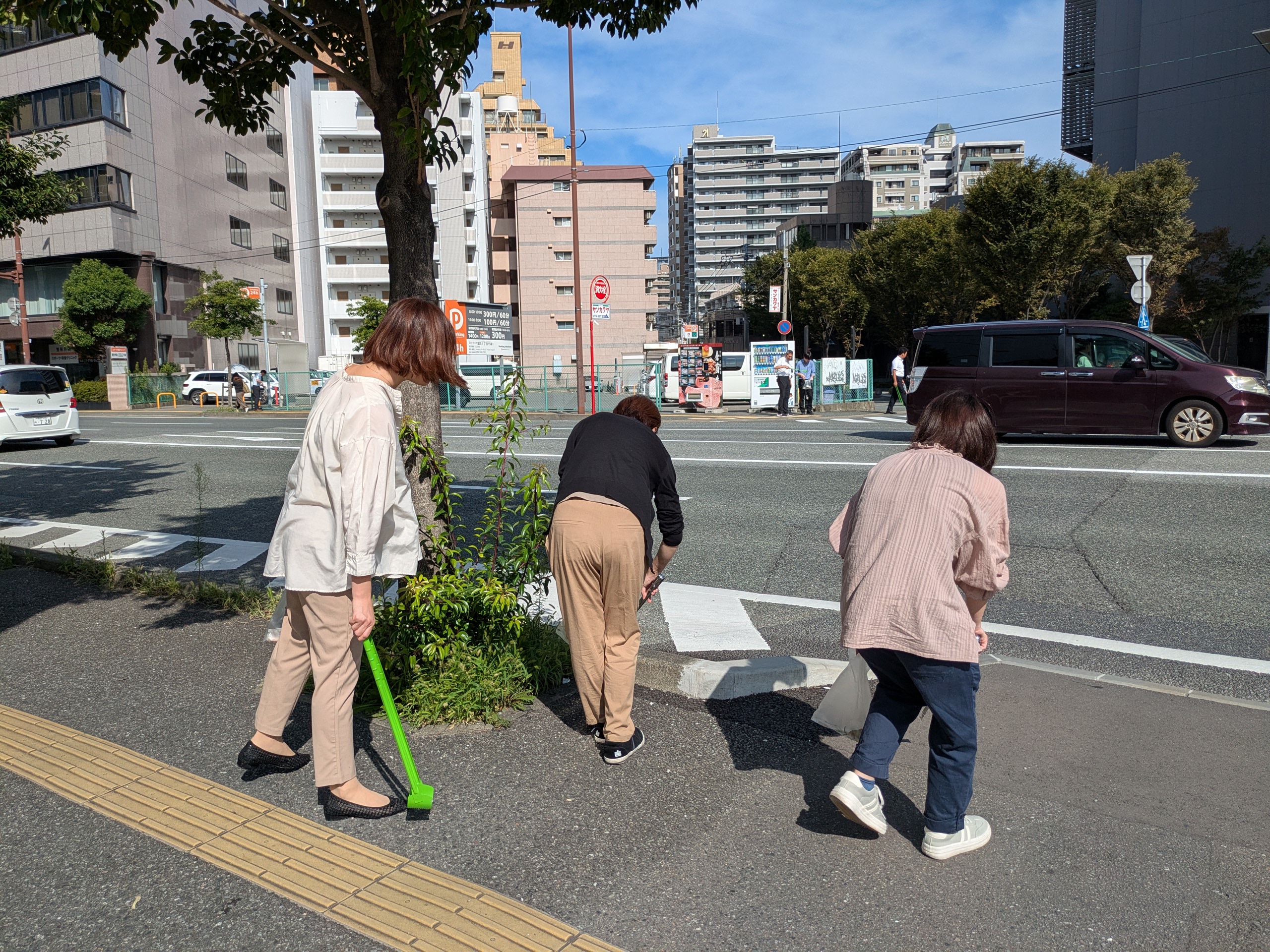 Nishitetsu Travel
From the vicinity of Nishitetsu Yakuin Building to Yakuin Station (Fukuoka City, Fukuoka Prefecture)